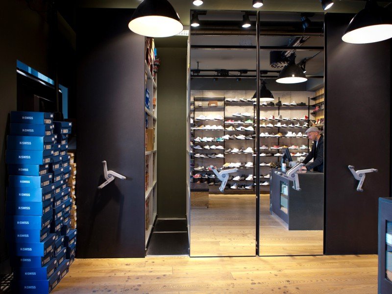 Retail high density mobile shelving