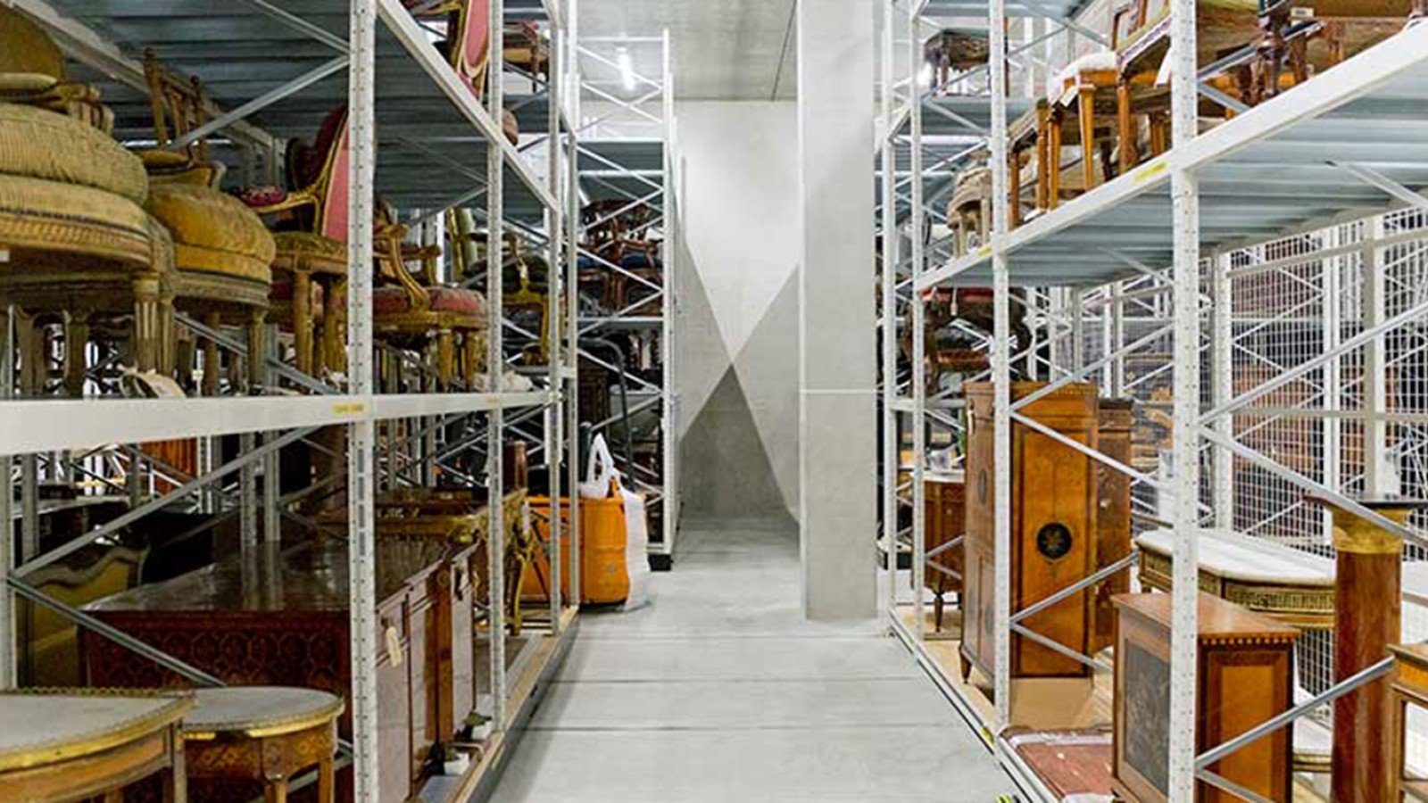 Collections Center Netherlands: Challenges