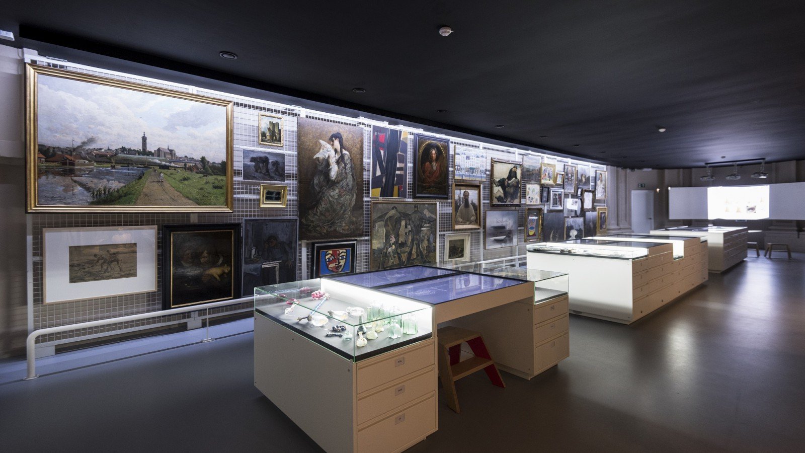 Visible storage – open up! 