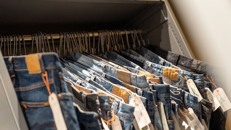 Accessories like hangers and dividers